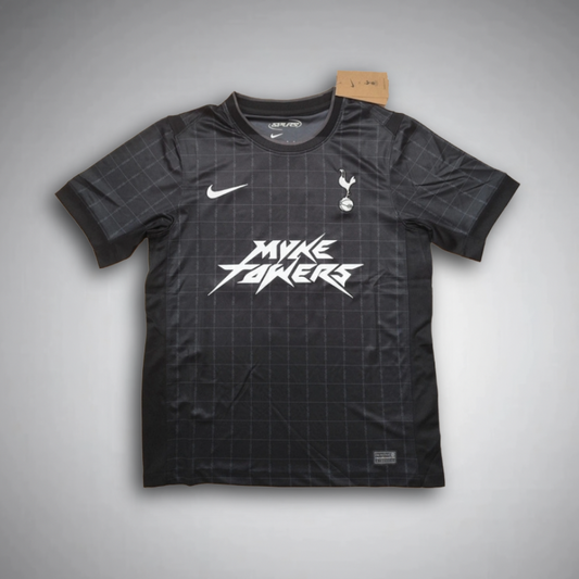 Camiseta Tottenham x Myke Towers