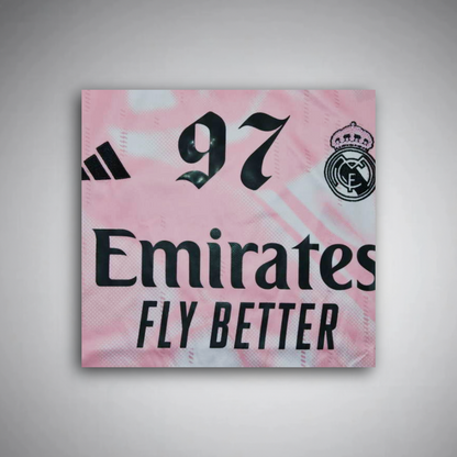 Camiseta Real Madrid x Omar Courtz